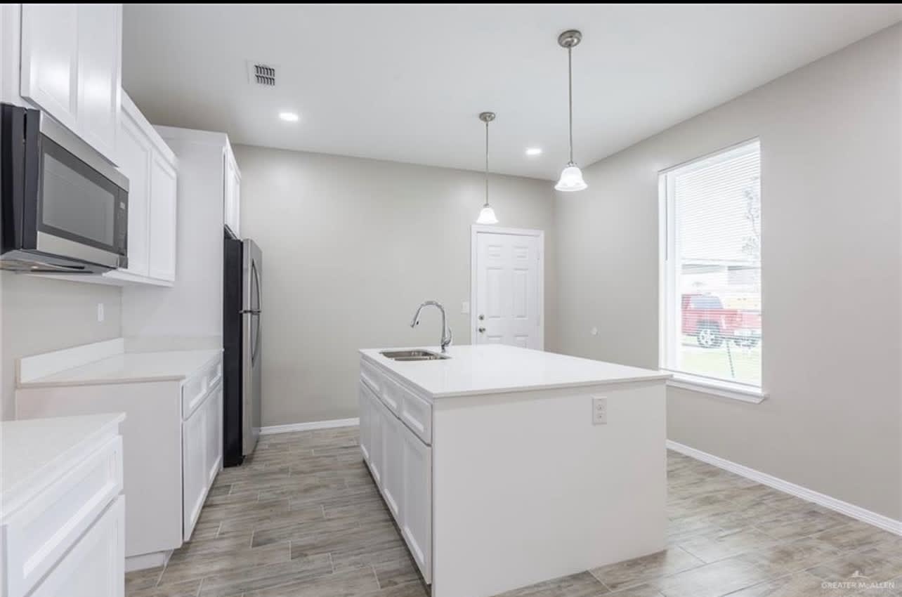1311 Petri Drive – photo 2