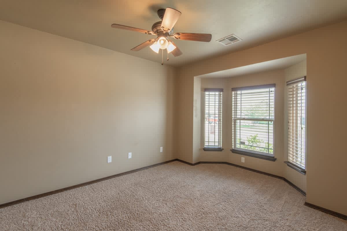 701 Lindsey Lane – photo 2