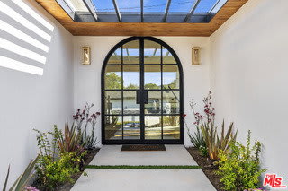 4600 Don Quixote Drive – photo 2