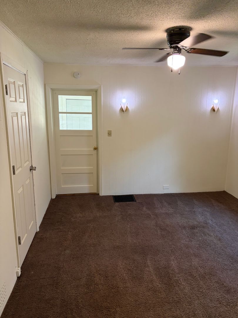 2 bedroom 1 bath house! – photo 2
