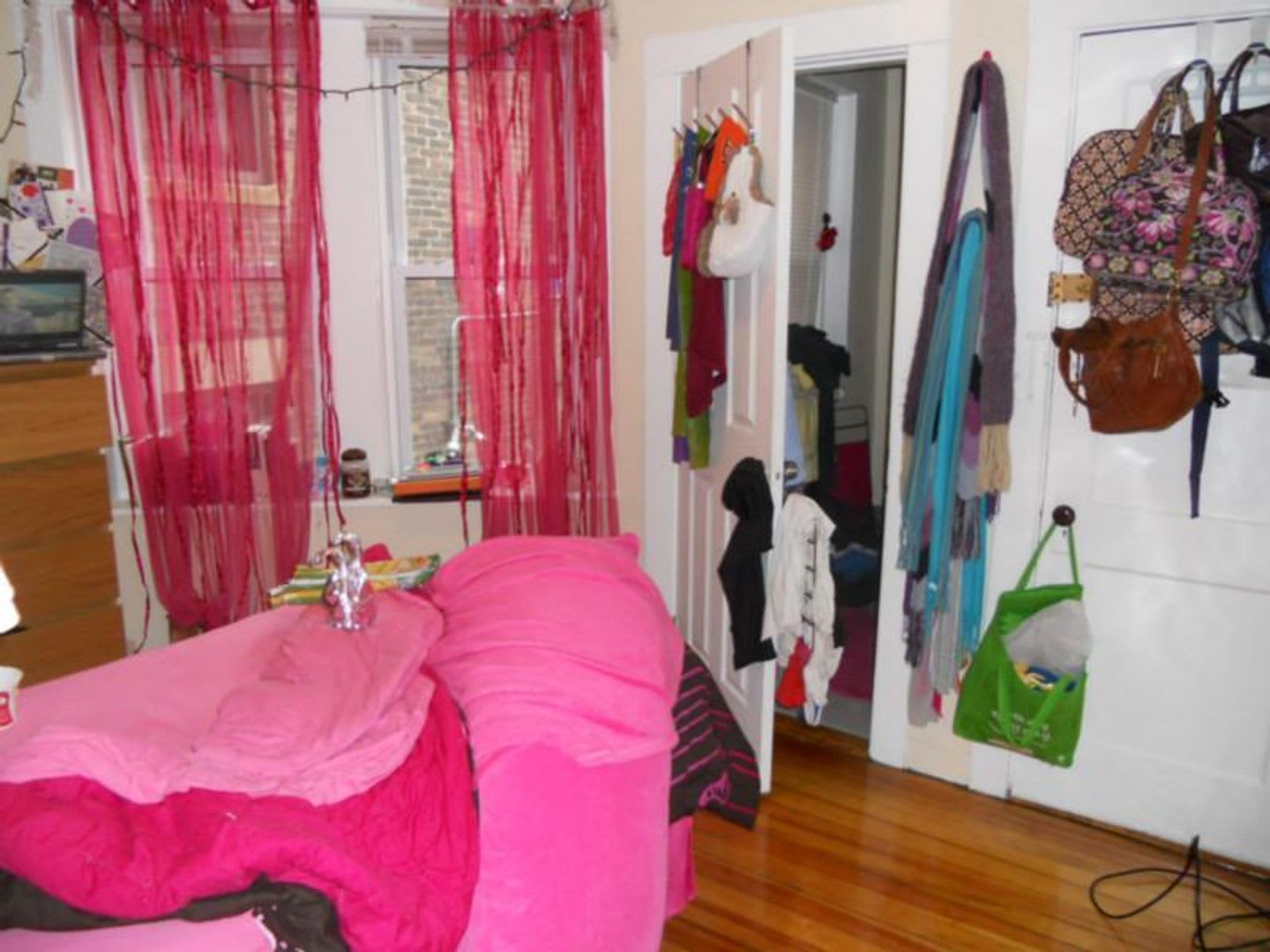Great 3 Bed Available 9/1/26 – photo 5