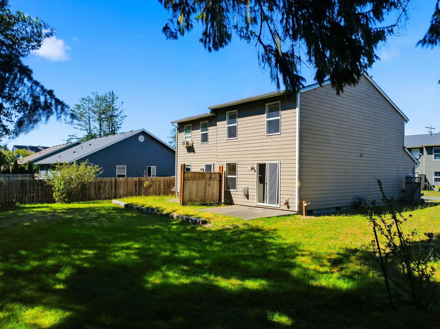 580 7th Ct, Hammond, OR 97121 – photo 2