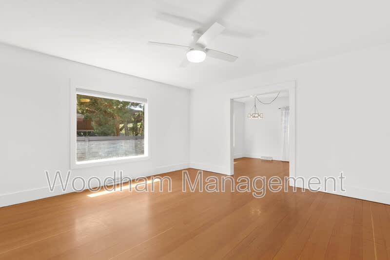 407 North Broadway Avenue – photo 2