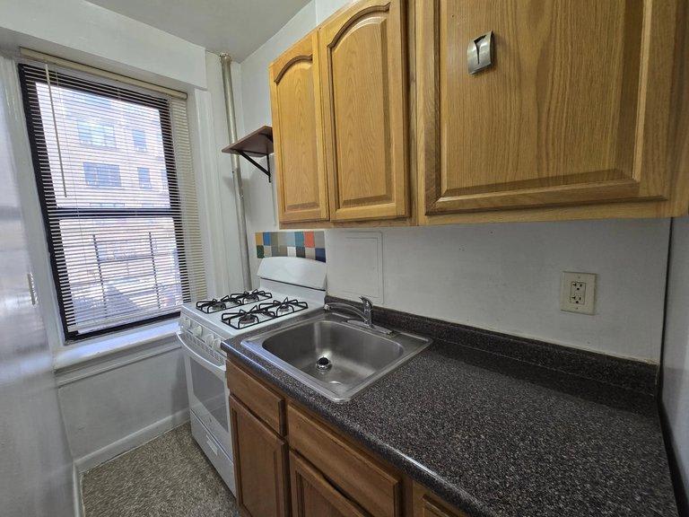 1340 Merriam Avenue – photo 4