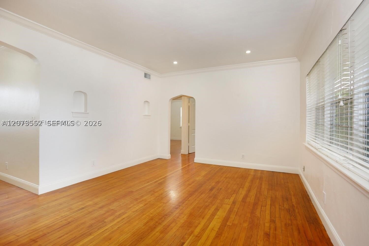 237 Madeira Ave – photo 2