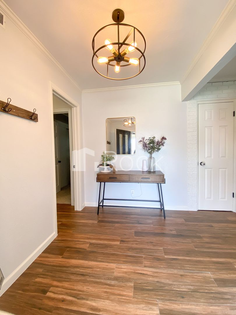 Beautiful North OKC Home with UTILITIES INCLUDED! Available Early September – photo 4