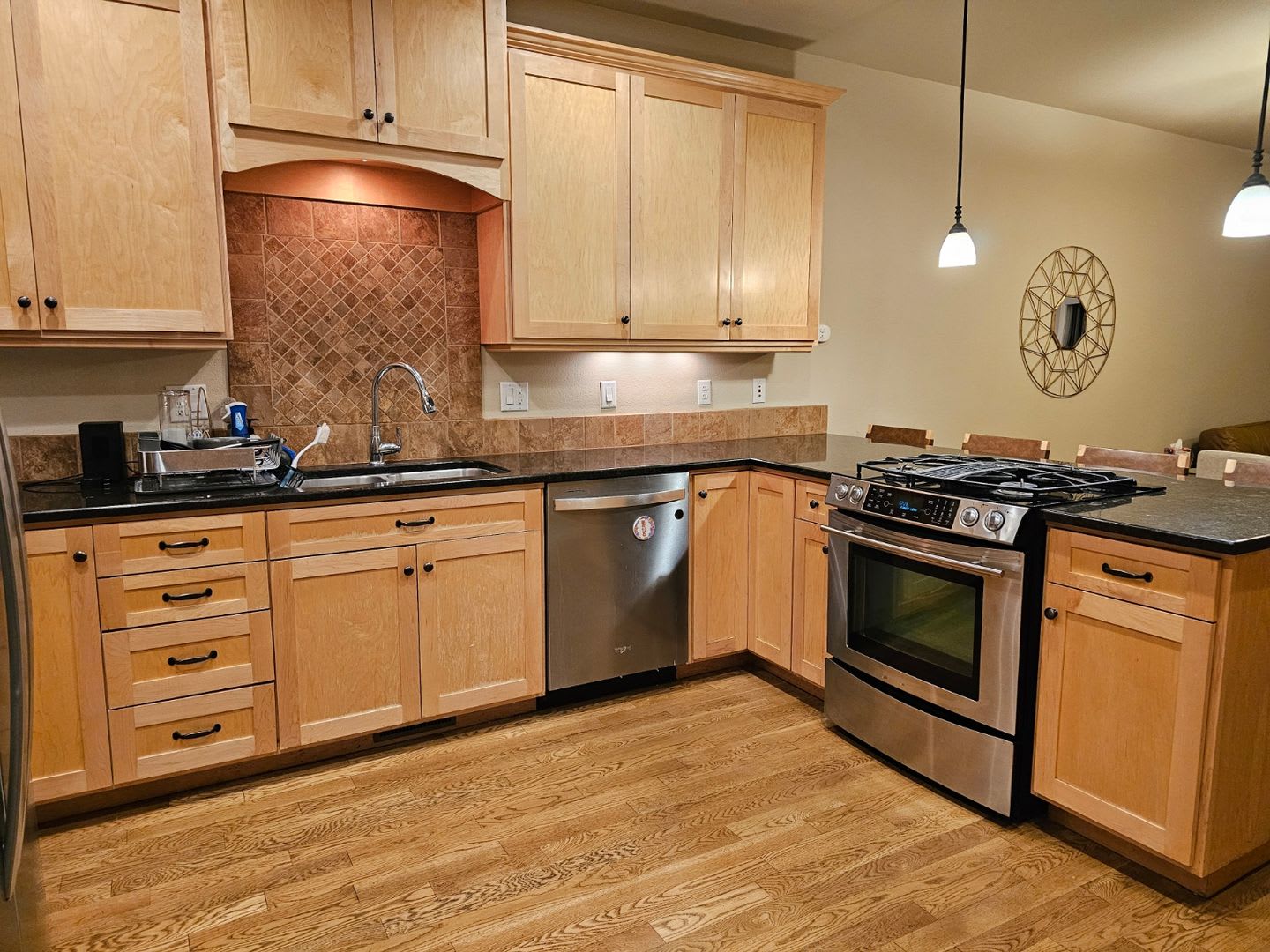 715 NE Oak St. B – photo 5
