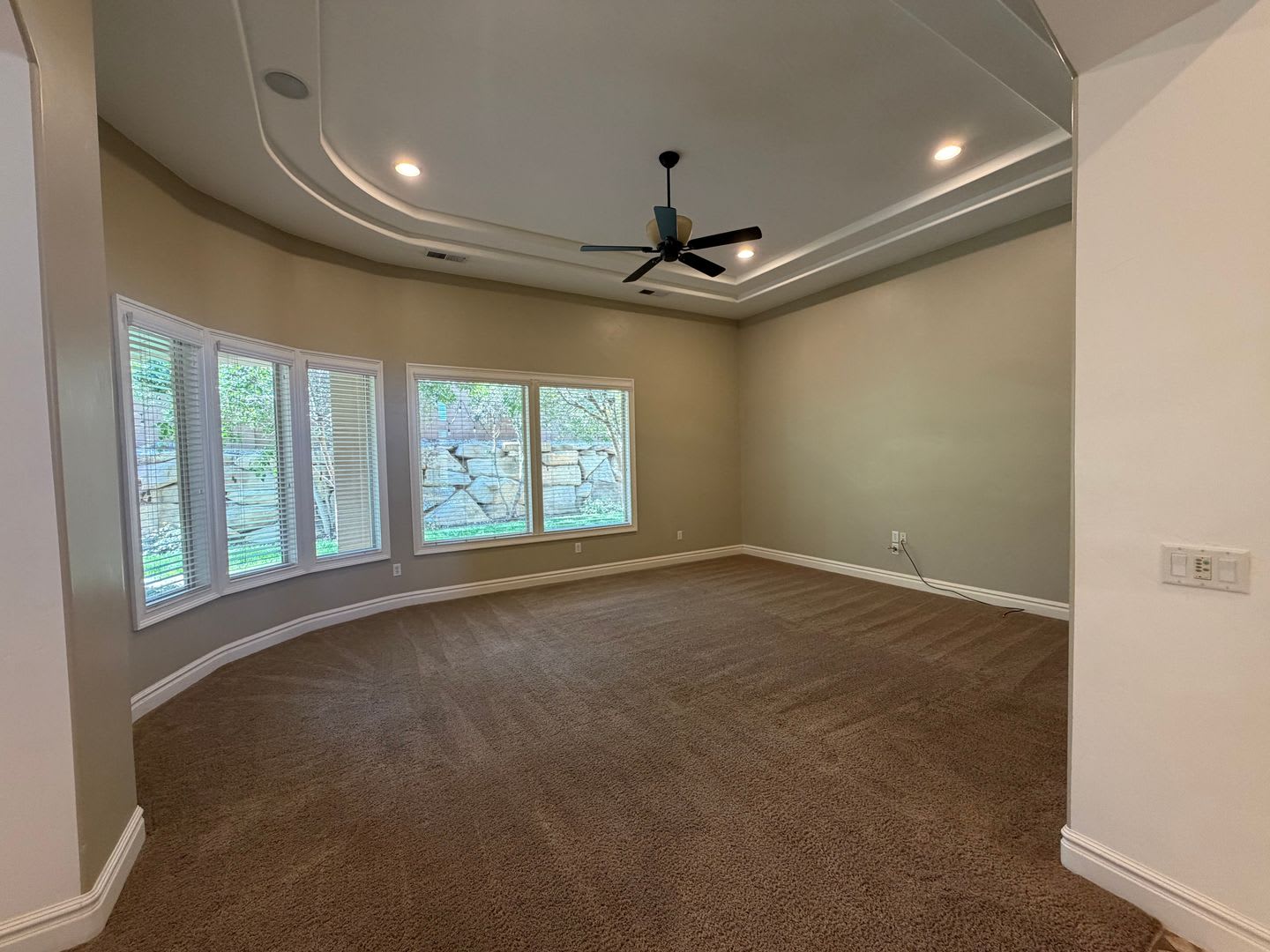SPACIOUS HOME FOR RENT! – photo 4