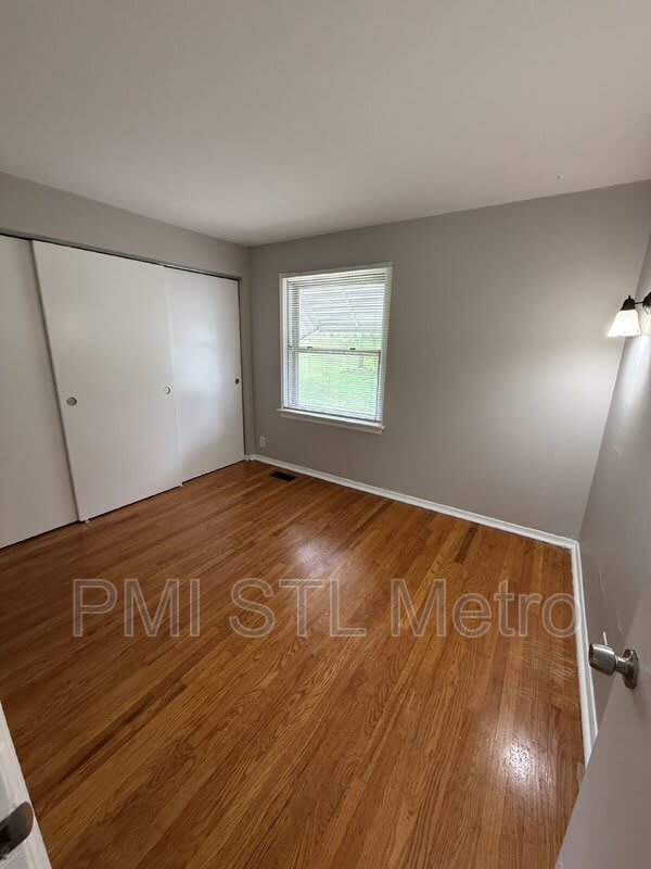 10235 Cabot Dr – photo 3