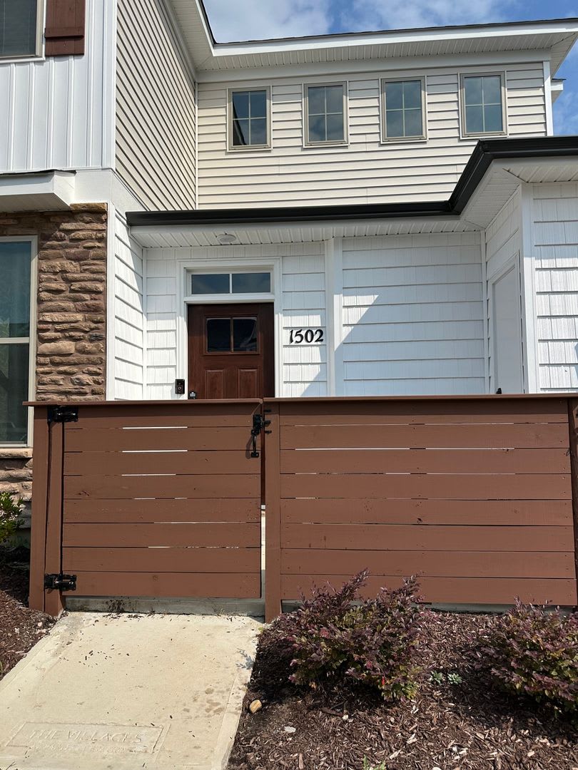 Spacious 2BR+Den Condo with Resort-Style Amenities – photo 2