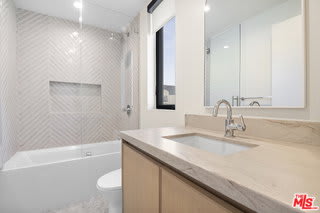 426 Arnaz Drive – photo 5