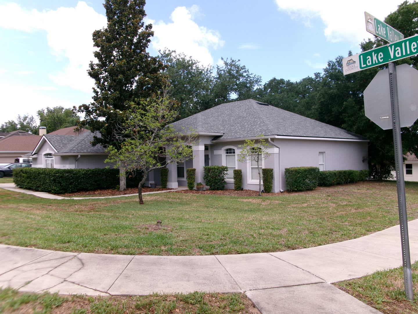 4/2 on corner lot w/lake access – photo 3