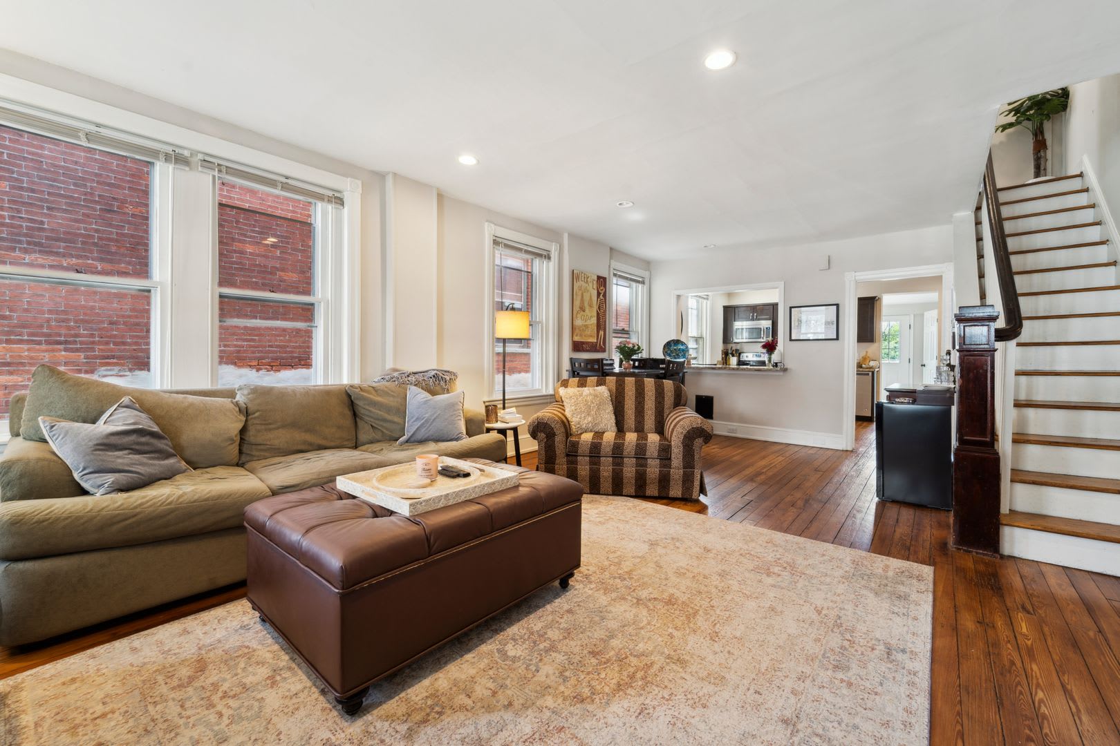 Beautiful Twin In West Chester Borough W Off Street Parking – photo 3
