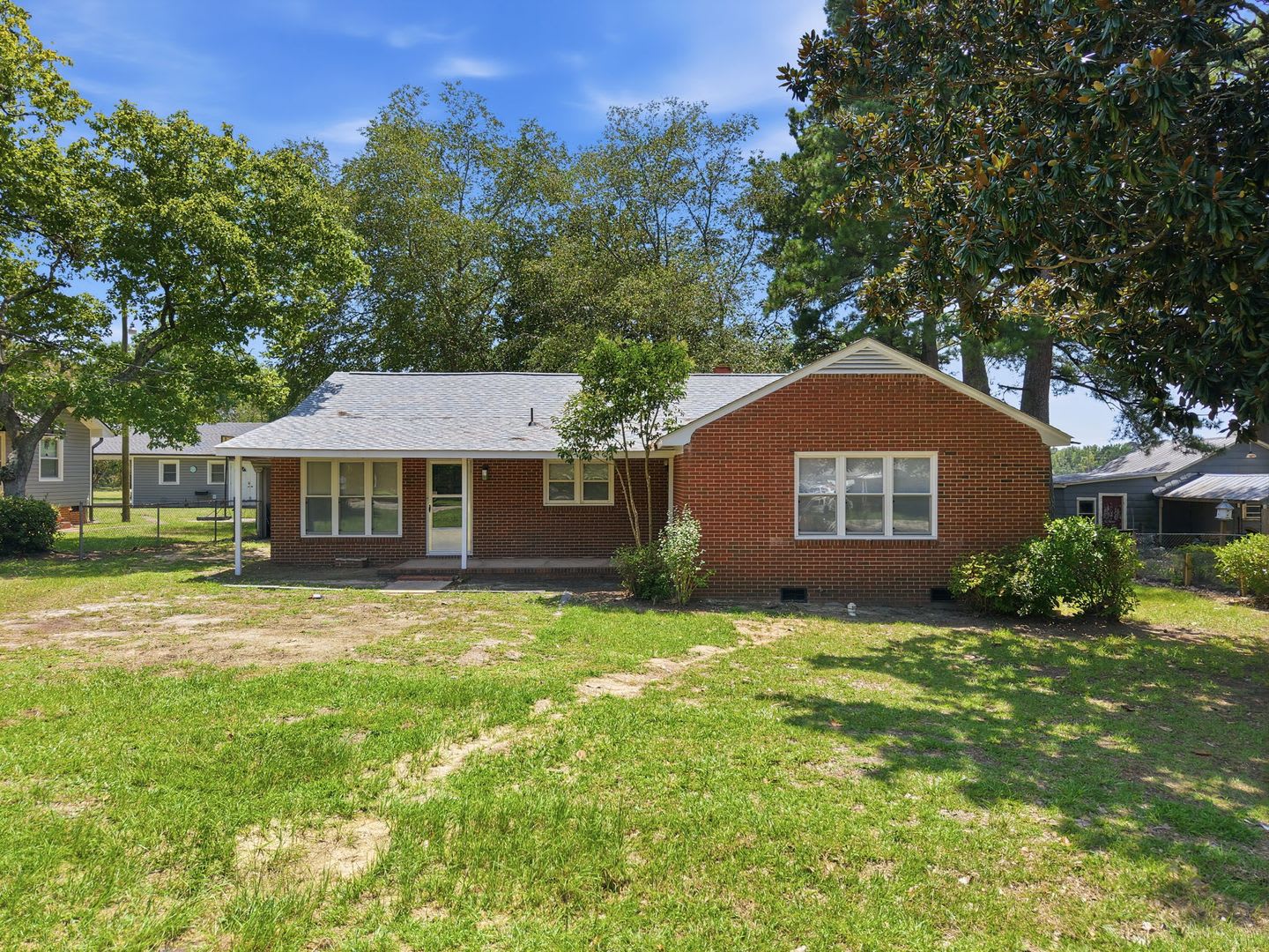 Beautifully Remodeled Brick Ranch Convenient to Shopping, Dining, Schools, and Major Highways – photo 2