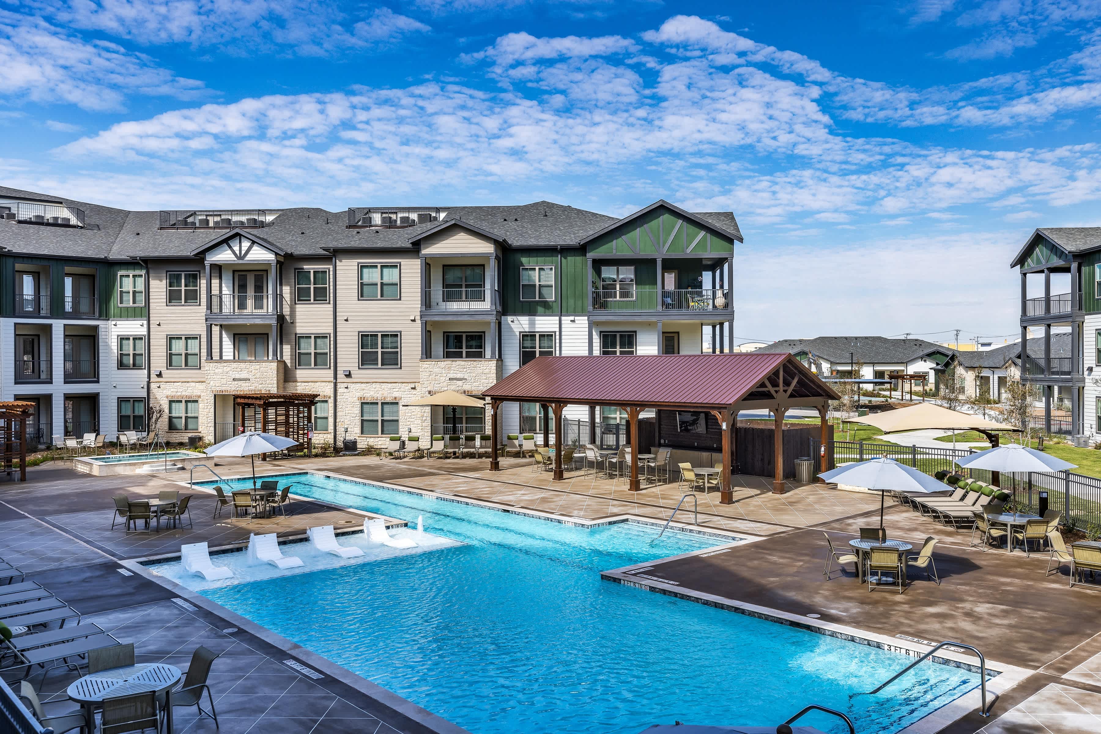 Larkspur Creekside Age 55 Apartment Homes – photo 2