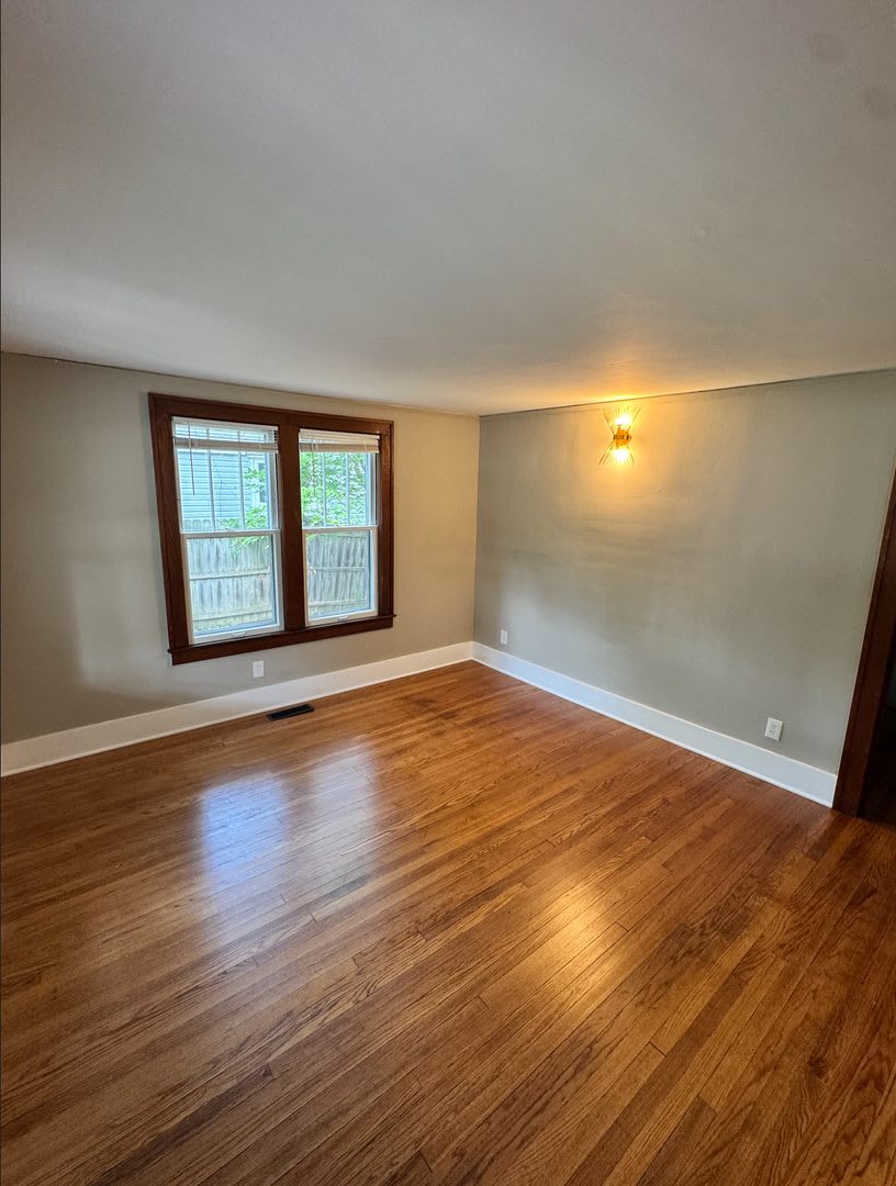 Spacious 4-Bedroom Home with 2 Kitchens – photo 5