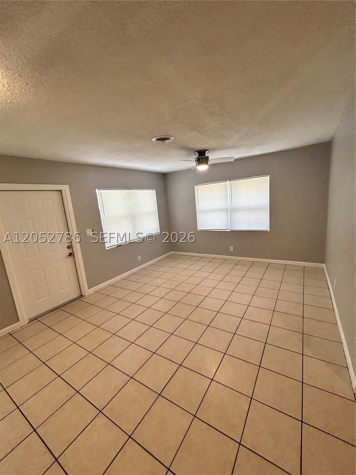 1508 Nw 8Th Ave – photo 2
