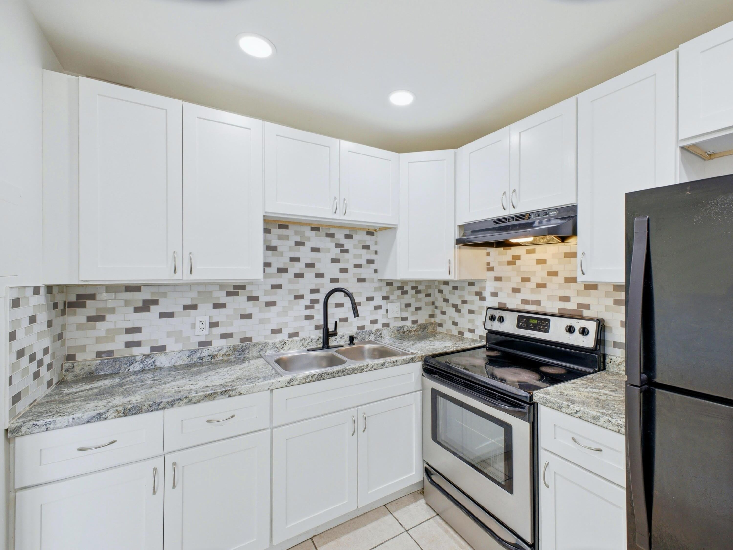 6289 Lear Drive – photo 5