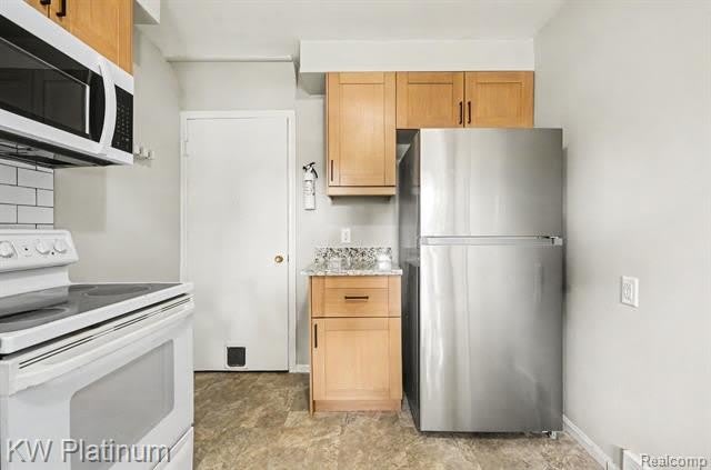 114 CROCKER Boulevard – photo 5