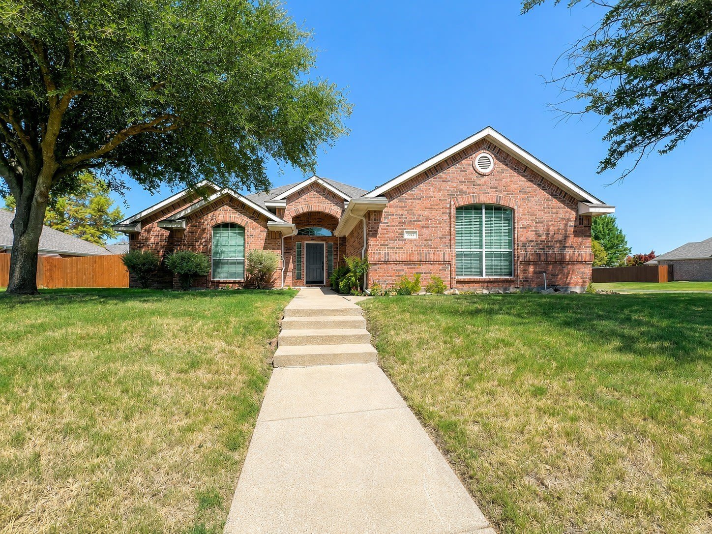 233 Mitchell Boulevard – photo 1