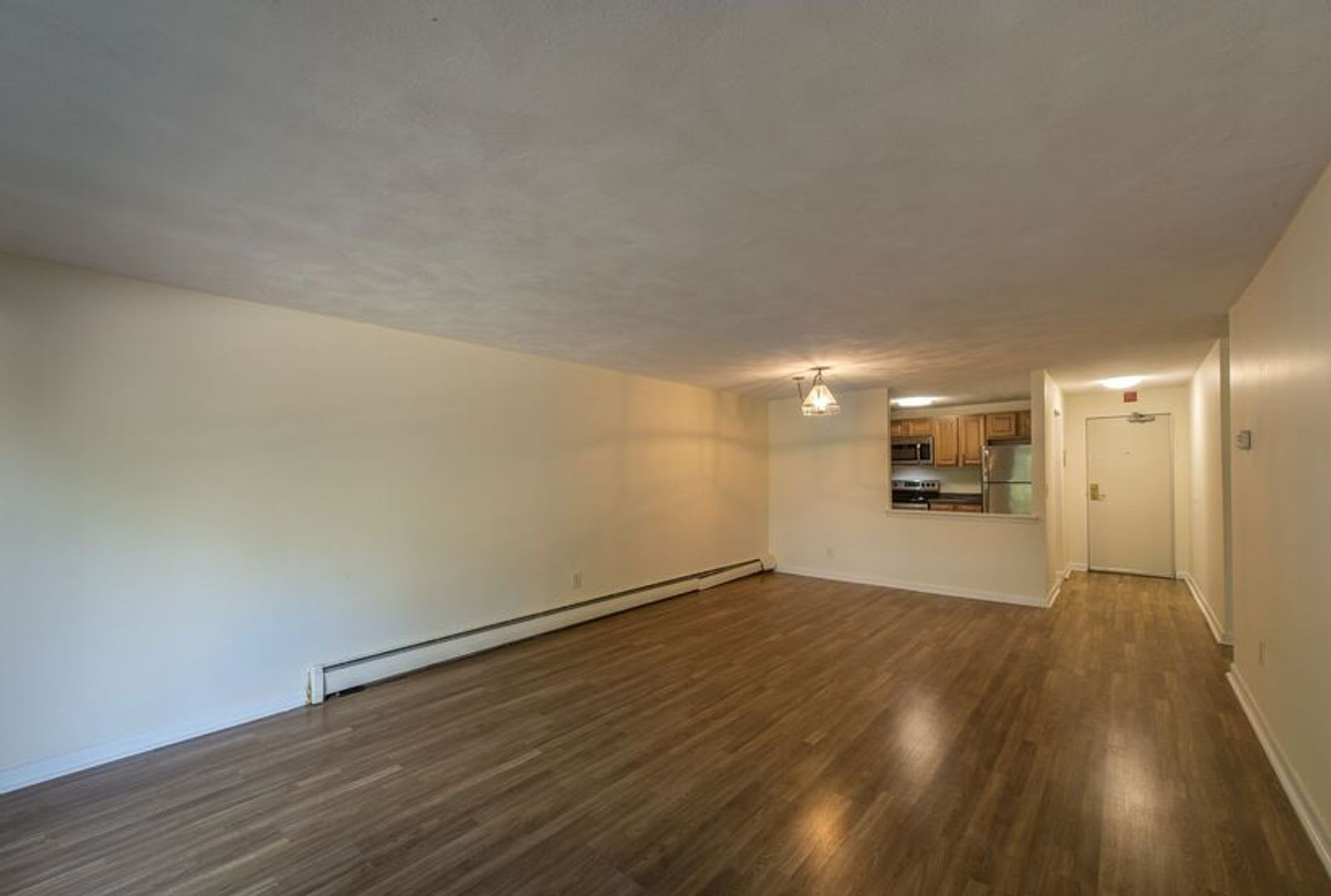 2-BED 2-BATH Watertown Square * Heat & HW incl – photo 5