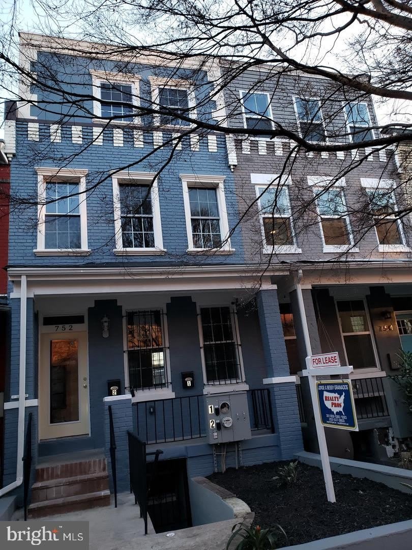 752 LAMONT Street NW – photo 2