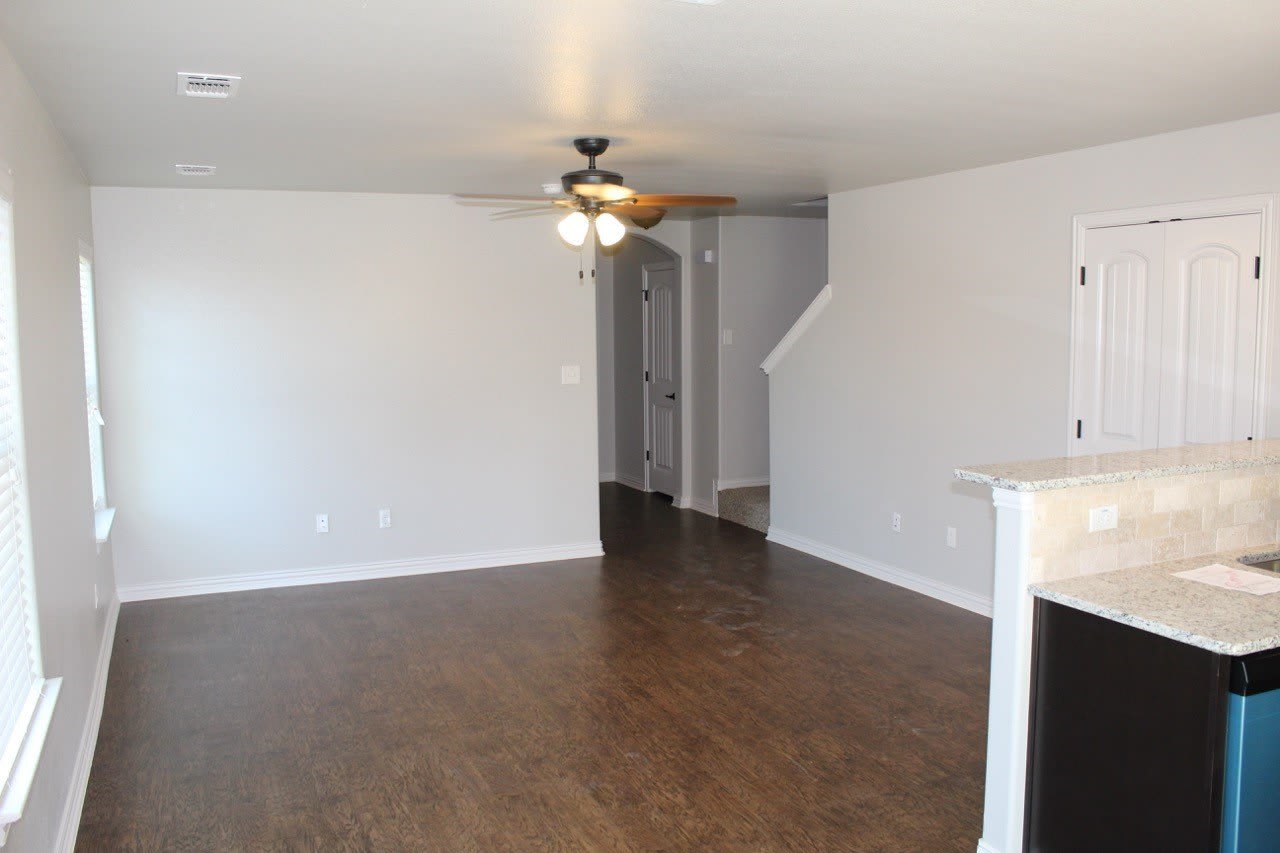 208 W Lake Avenue – photo 5