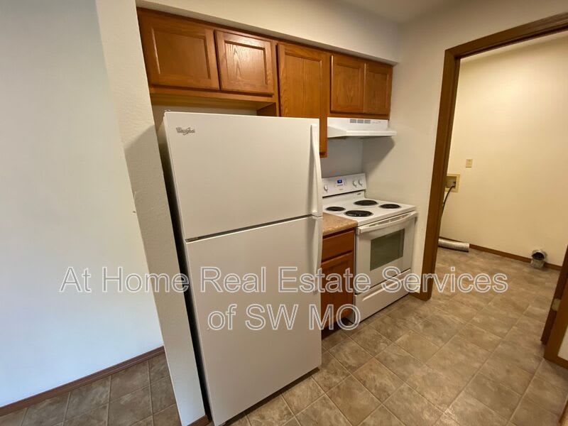 726 E Bain – photo 1