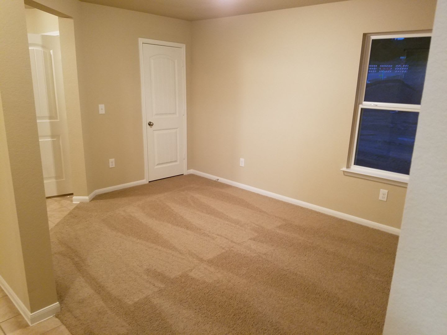 Amazing 4 bed, 2 bath Dell Valley – photo 4
