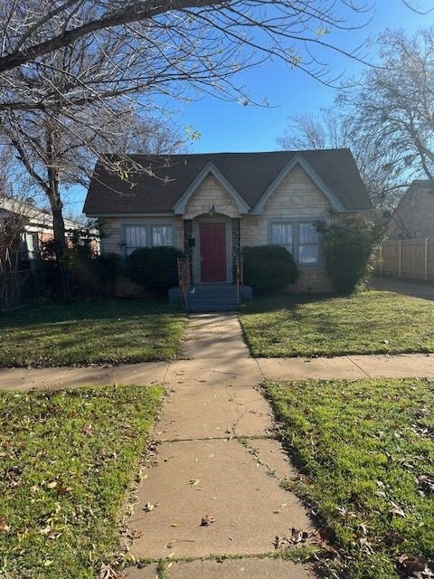 881 Ross Avenue – photo 1