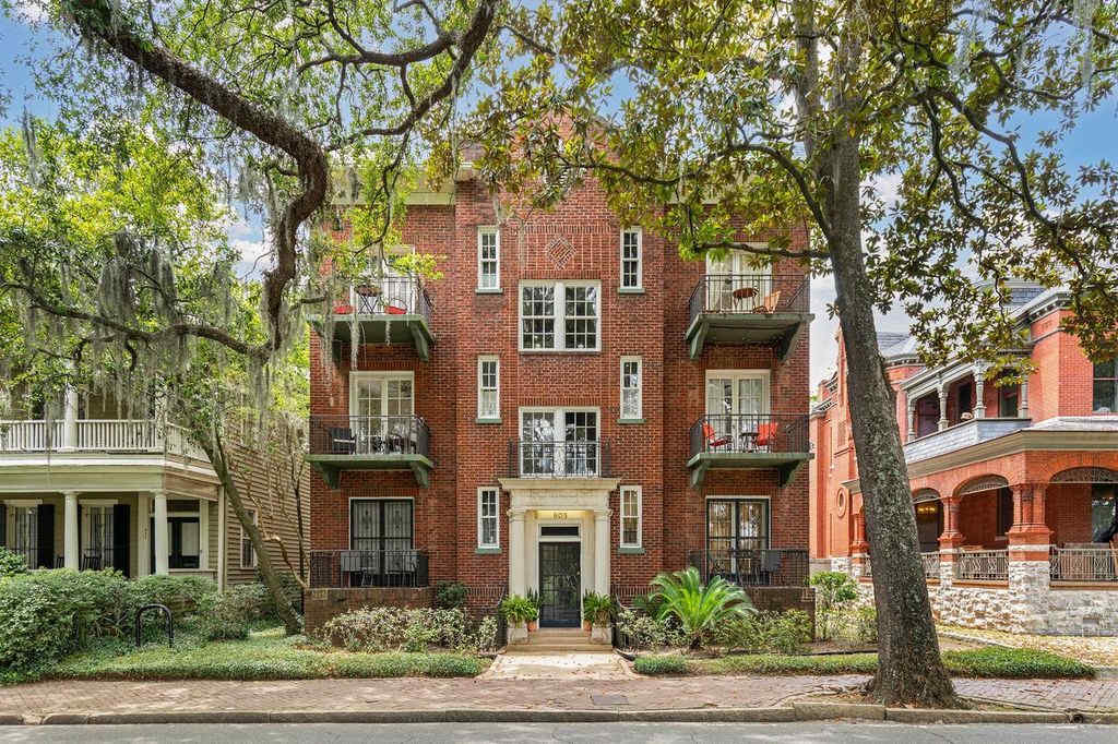 805 Whitaker St – photo 2