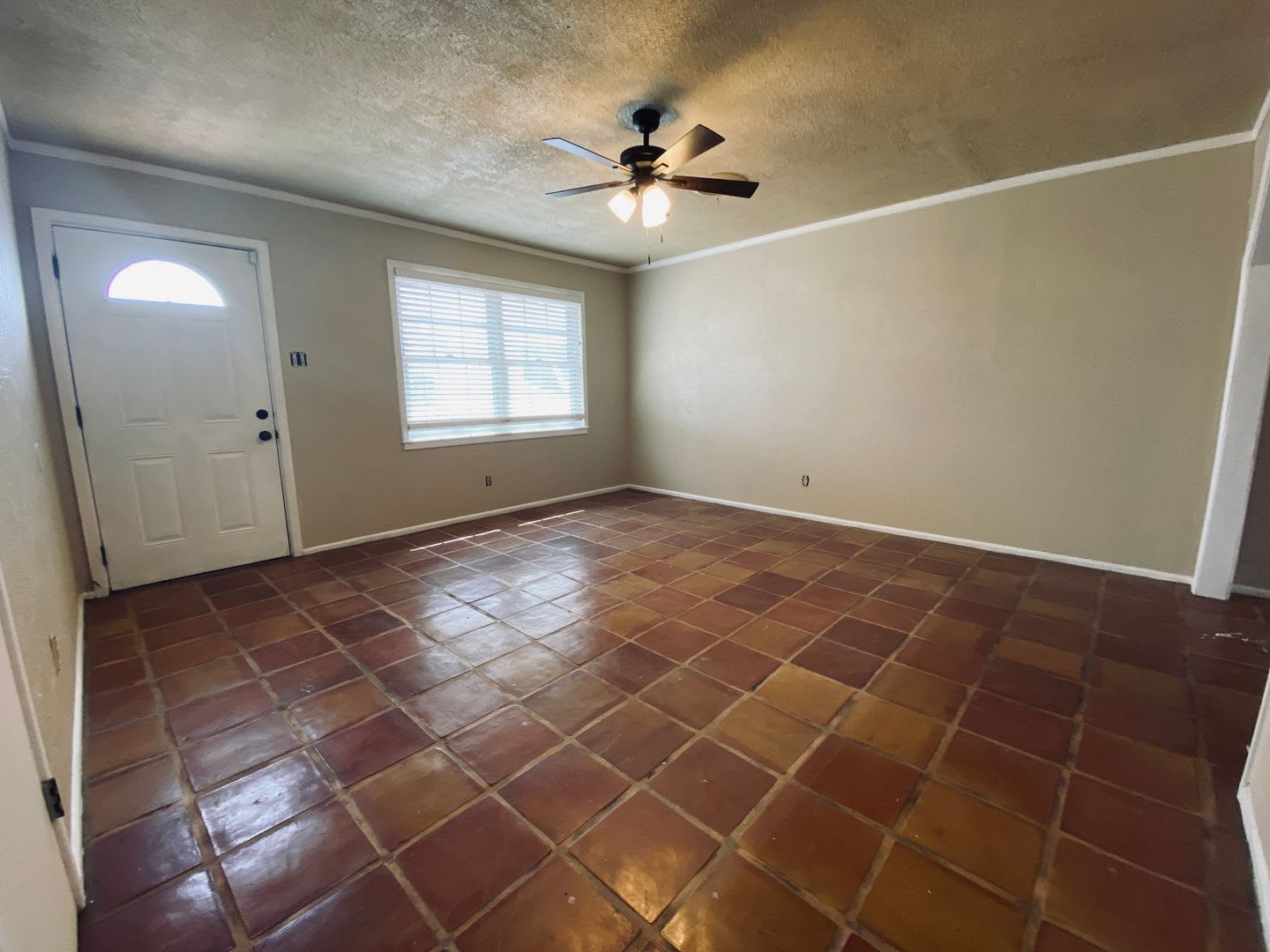 3 Bedroom Home in Great Location – photo 2