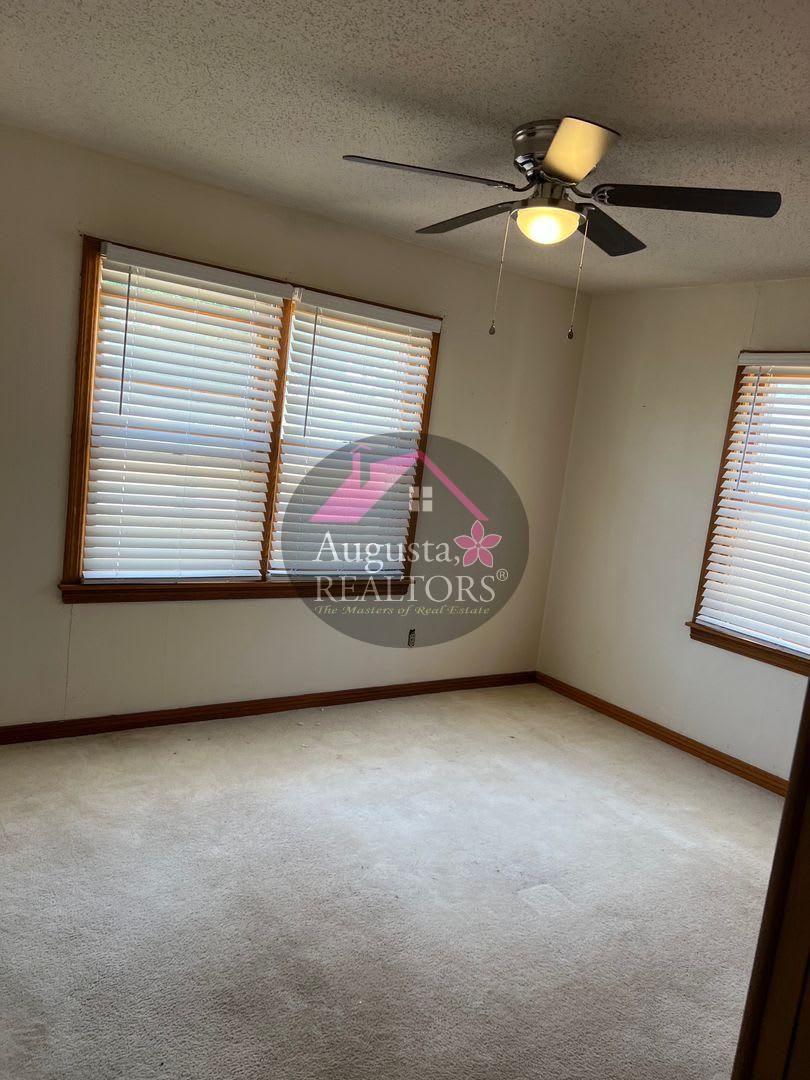 Adorable 3 Bedroom Home! – photo 4