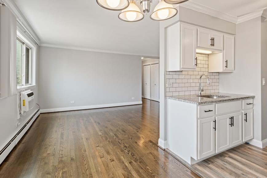 1060 W Hollywood – photo 4
