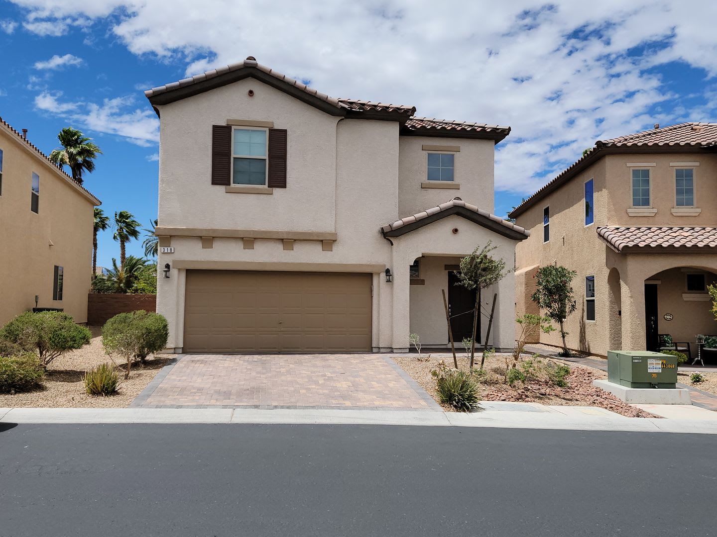Beautiful Rhodes Ranch home overlooking the golf course – photo 2