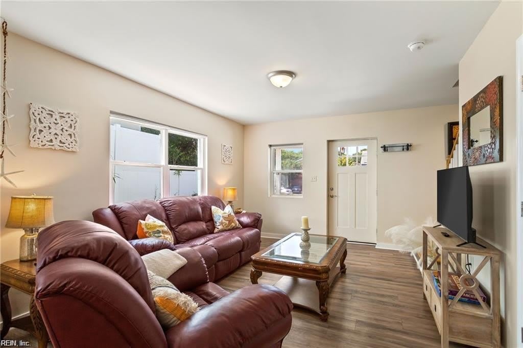 2565 Shore Drive – photo 5