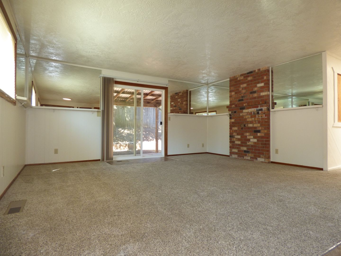 Rent Special 1 2 Off September S Rent 3 Bed Home In South Salem – photo 4