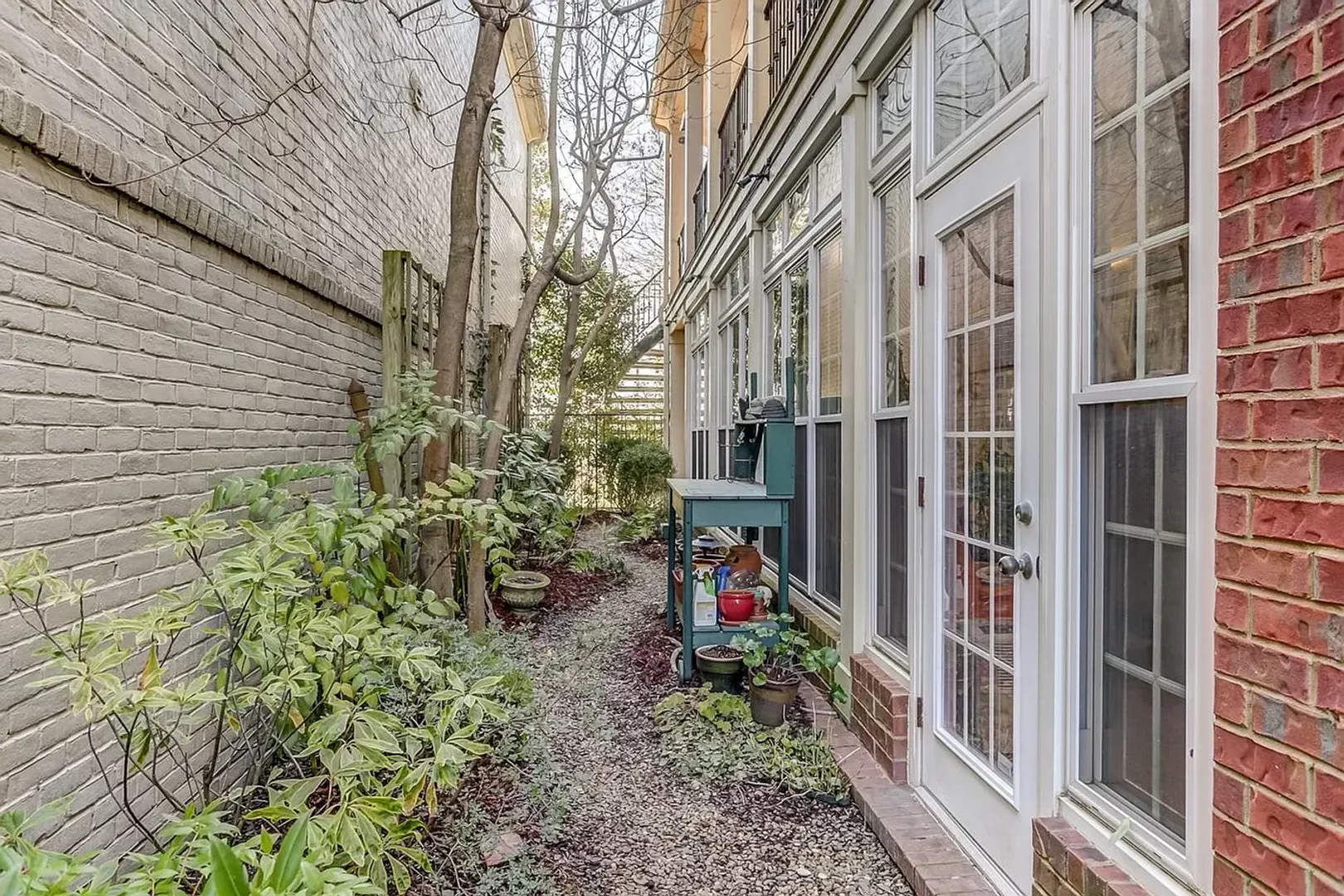 Gorgeous Riverfront home in Harbor Town – photo 3