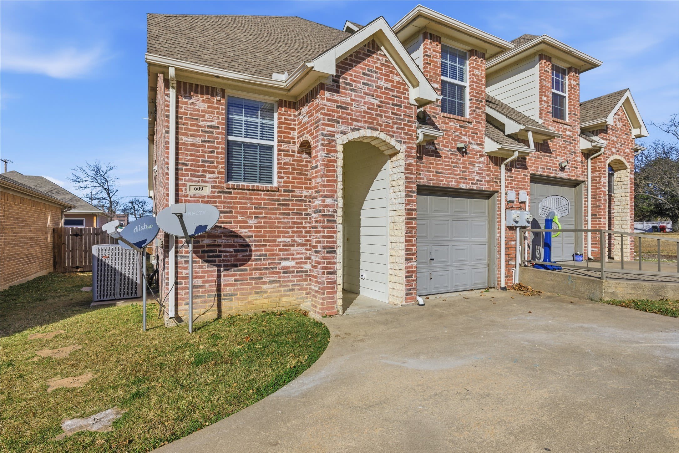 609 E Mcgee Street – photo 3