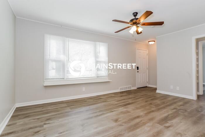 11810 West 69th Street – photo 3