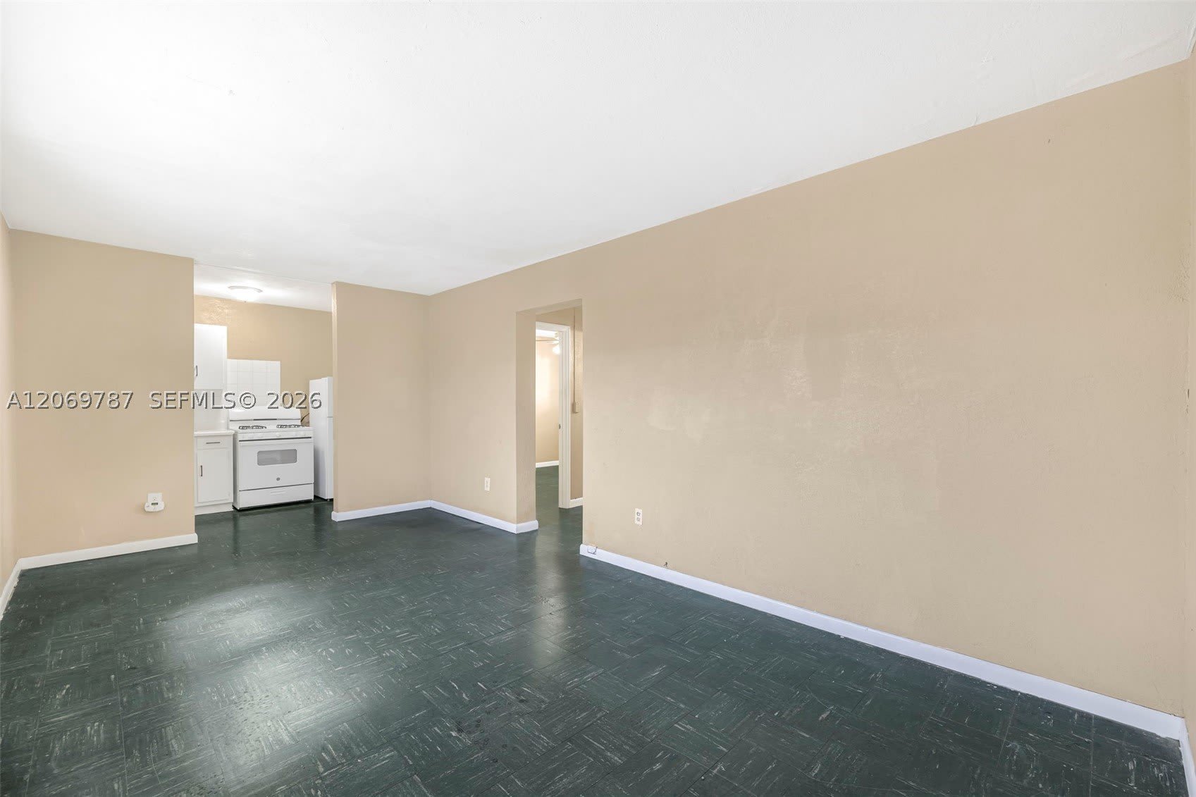 126 SW 18th Ave – photo 3