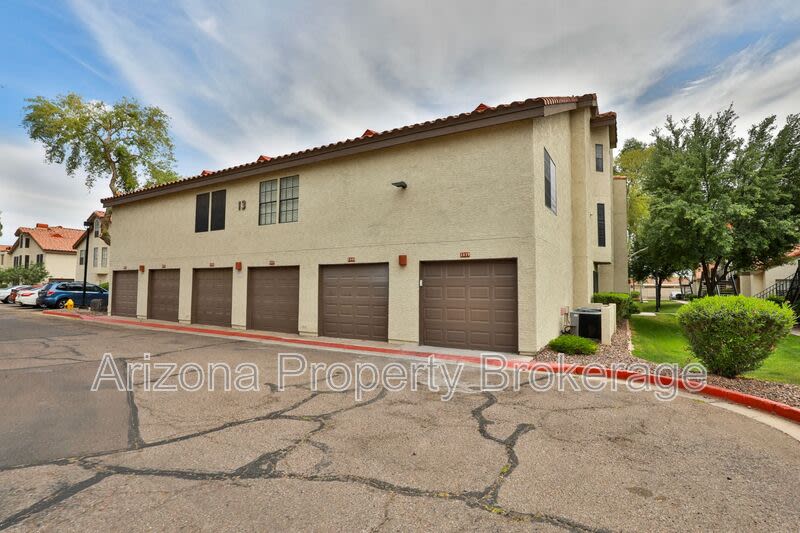 2333 E. Southern Ave. – photo 5