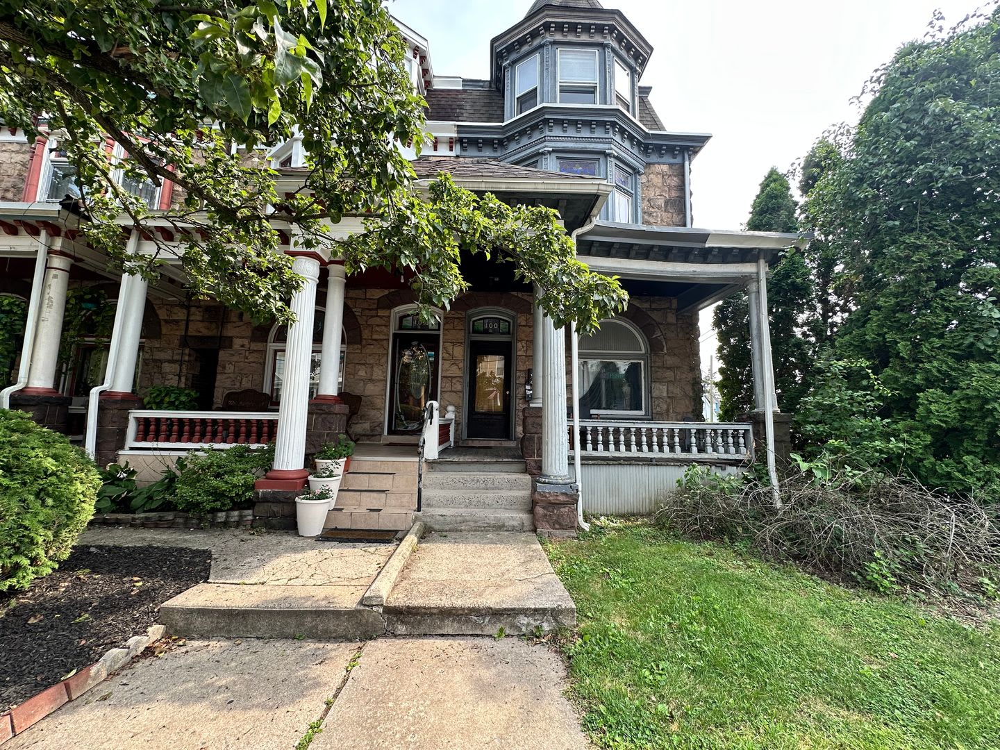100 Windsor Street – photo 2