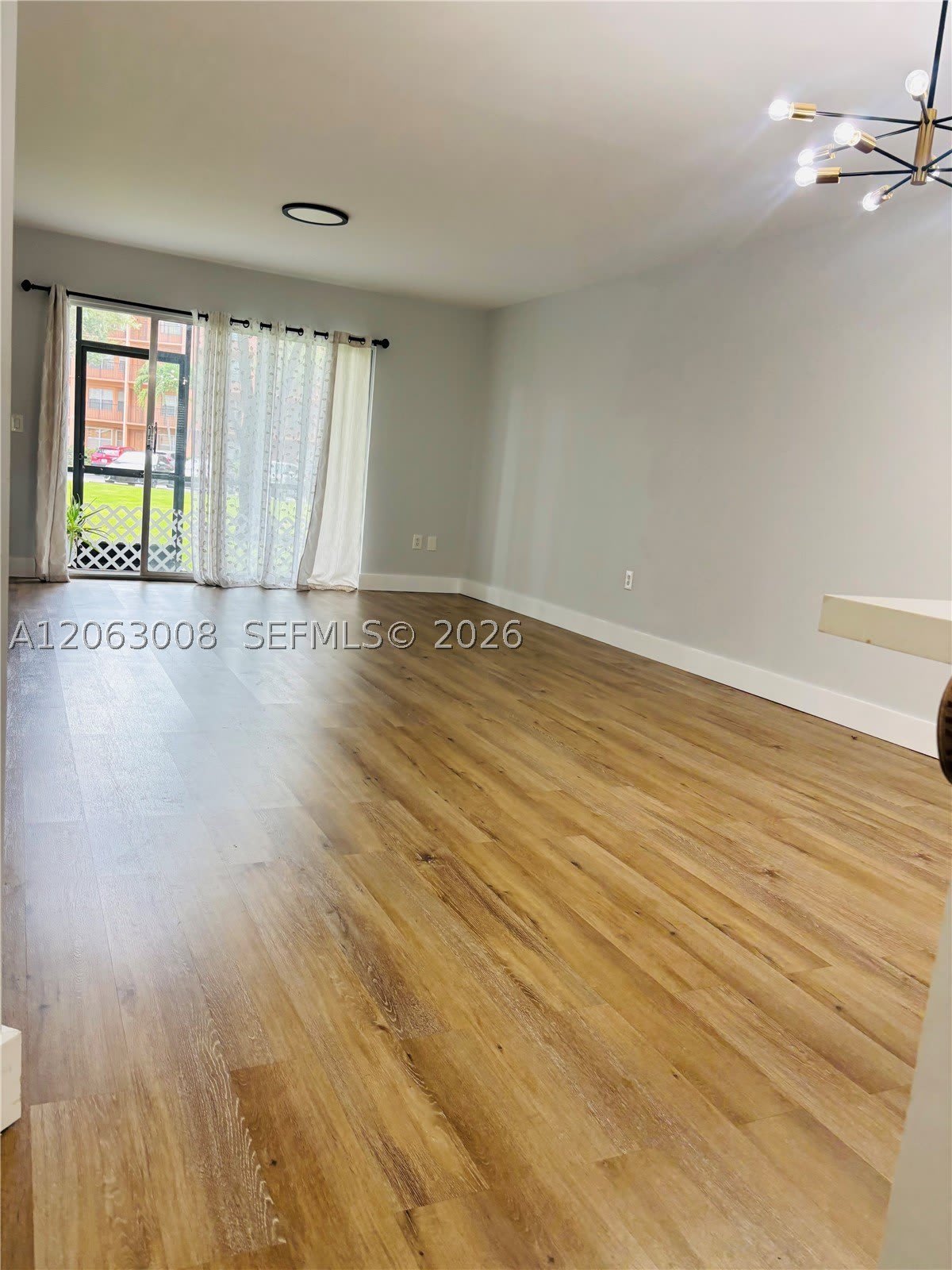 701 Sw 142Nd Ave – photo 4
