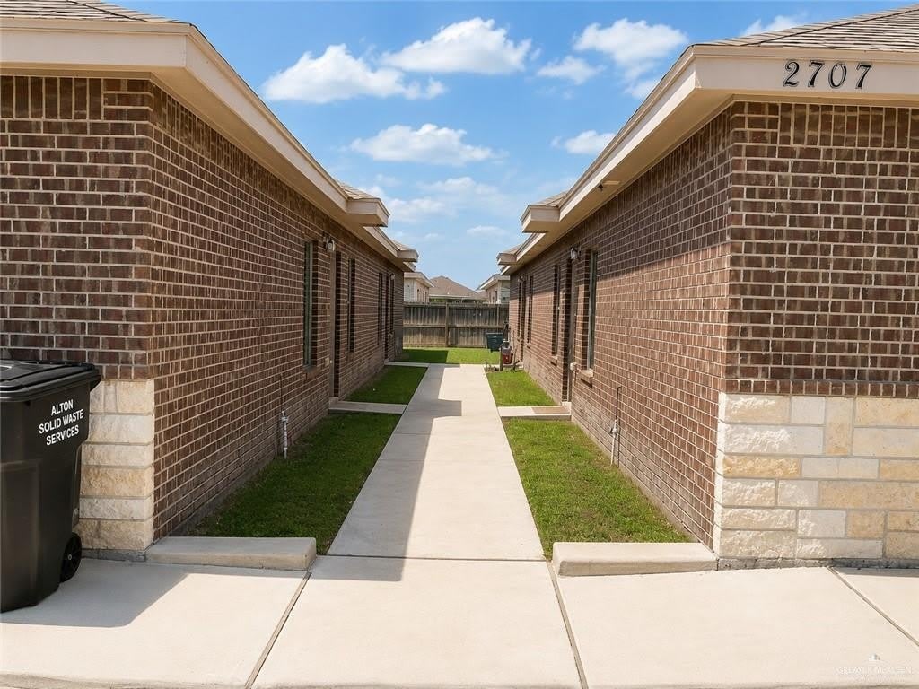 2707 E Garfield Avenue – photo 2
