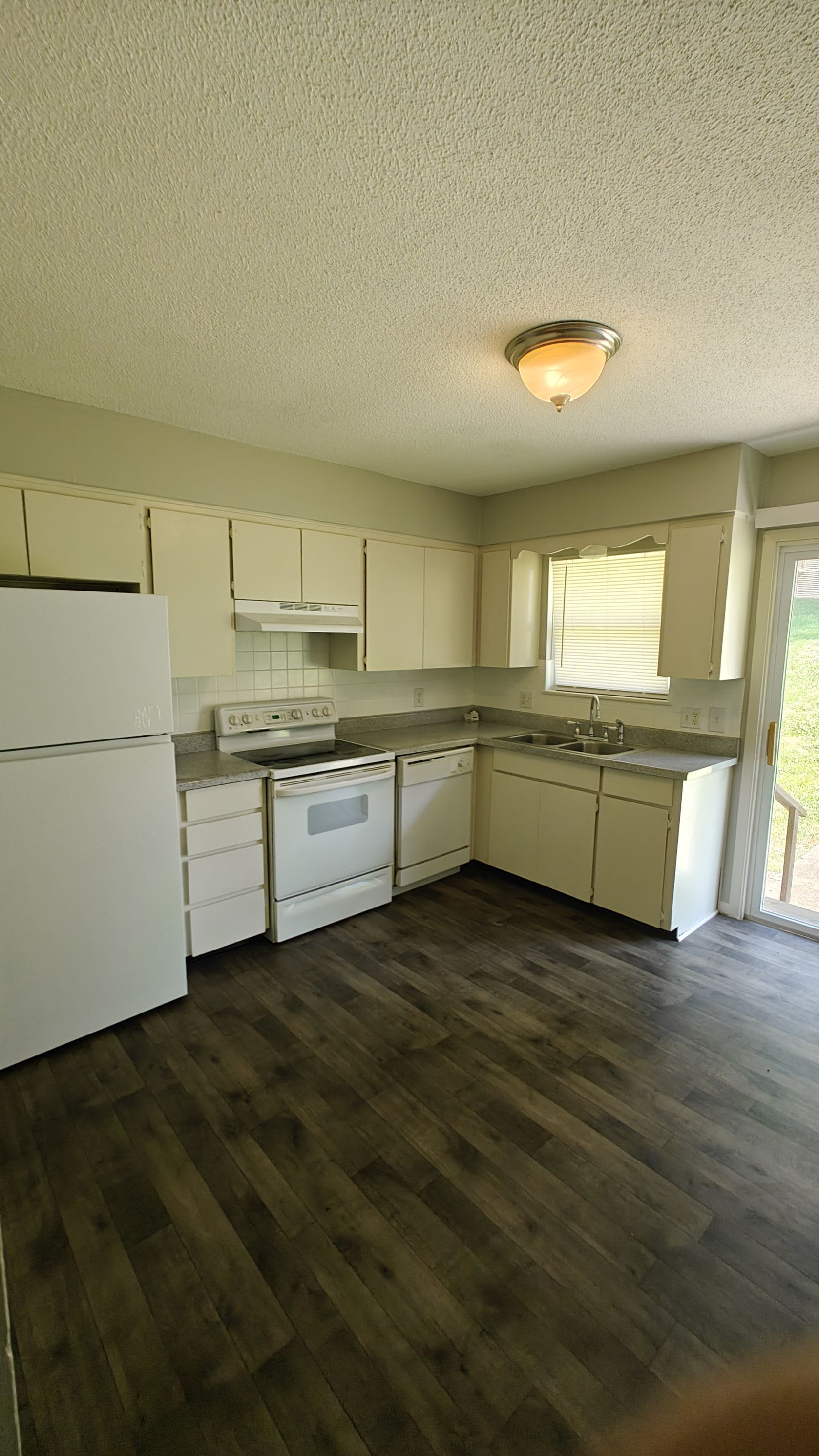 226 NW 62nd Ter. – photo 5