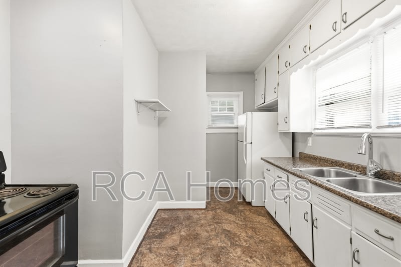 969 North Linwood Avenue – photo 5