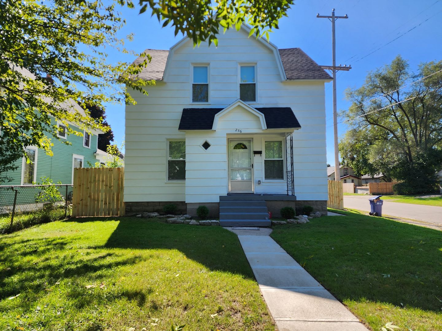 Remodeled 2 Story 3 Bedroom Home Located in SW Grand Rapids, MI – photo 2