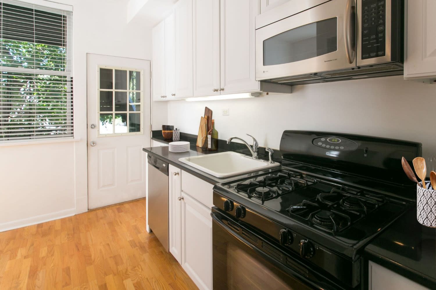 5532 S Kimbark Ave – photo 1