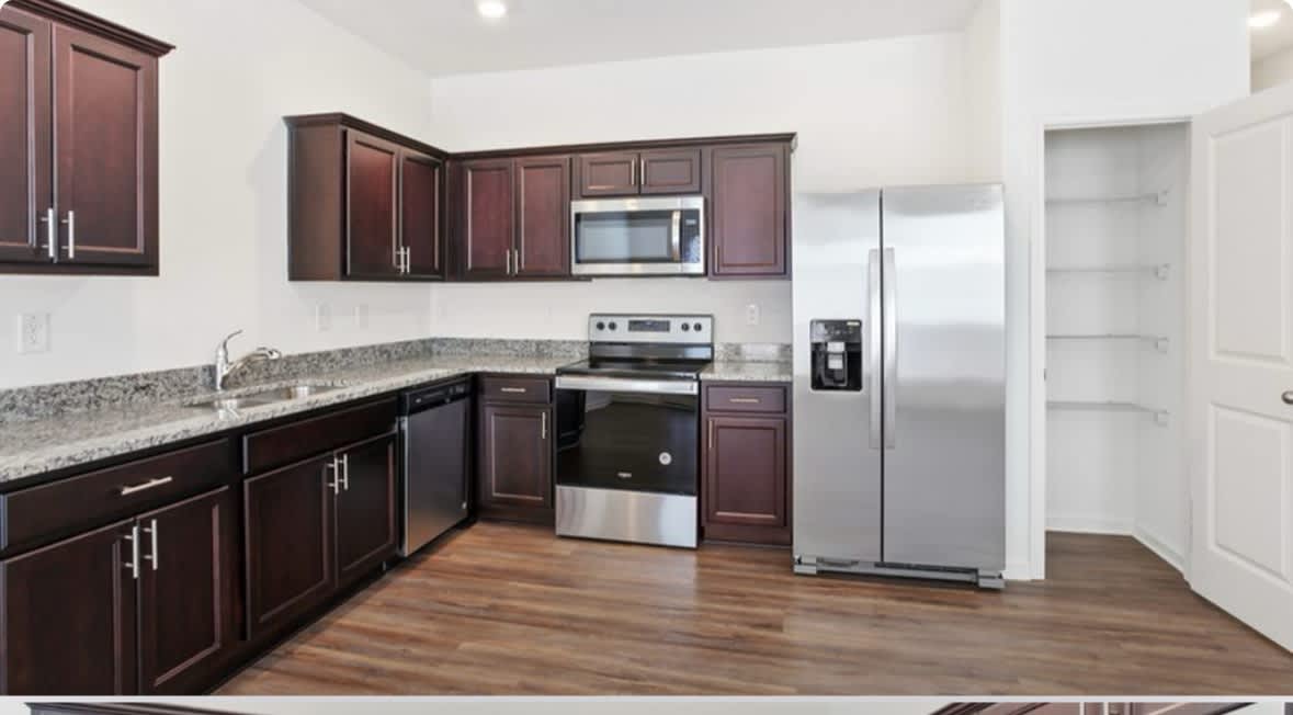 235 Grand Central Way – photo 5